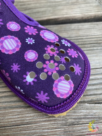 Beda papuče Violet Flower (perforované)