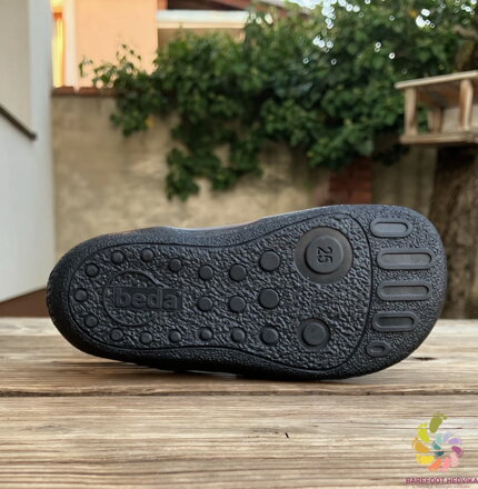 Beda Playful Black
