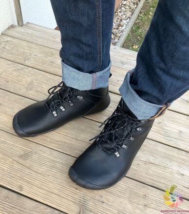 Freet Mudee Black