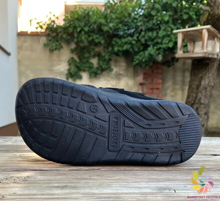 Protetika Banet Black