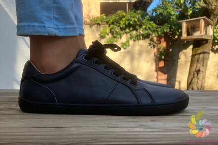 Protetika Adela Black