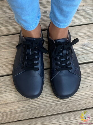 Protetika Adela Black