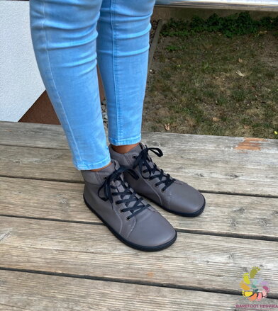 Protetika Margit Grey